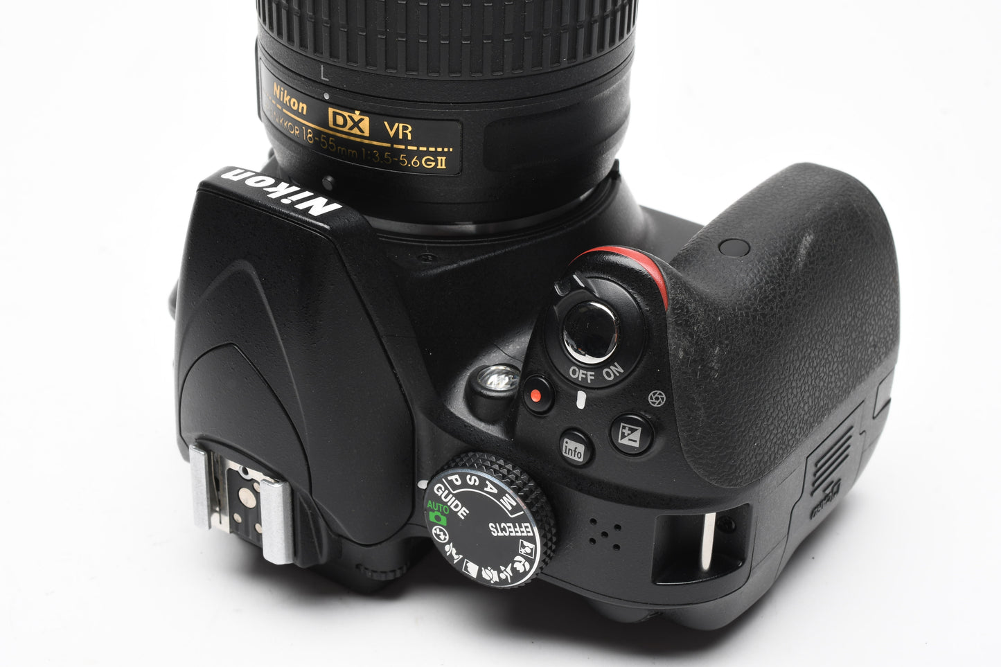 Nikon D3300 DSLR w/18-55mm zoom Batt, charger, strap, Only 9092 Acts