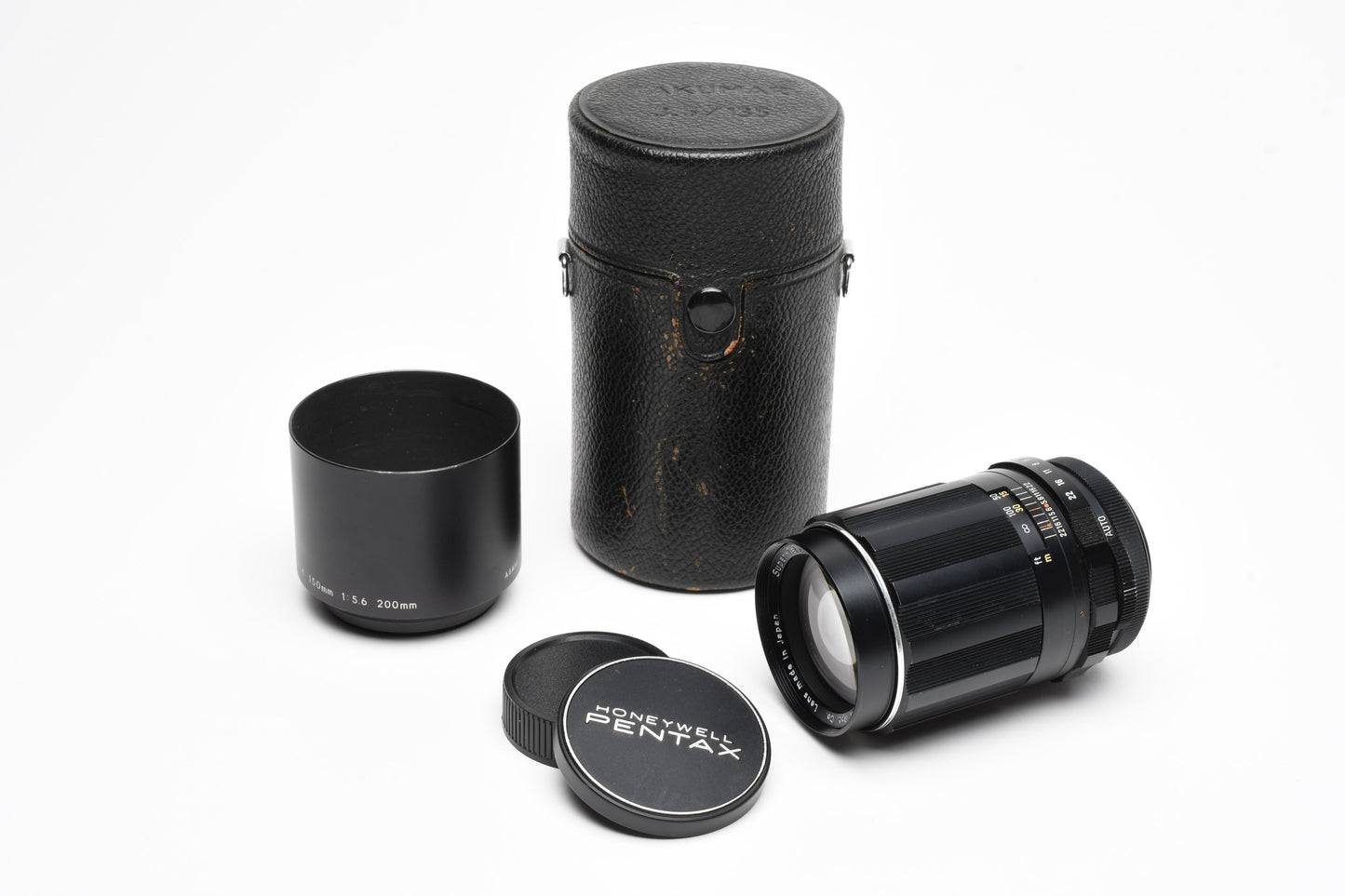 Pentax Super MC Takumar 135mm f3.5 M42 Mount lens, case, hood, caps, Mint-
