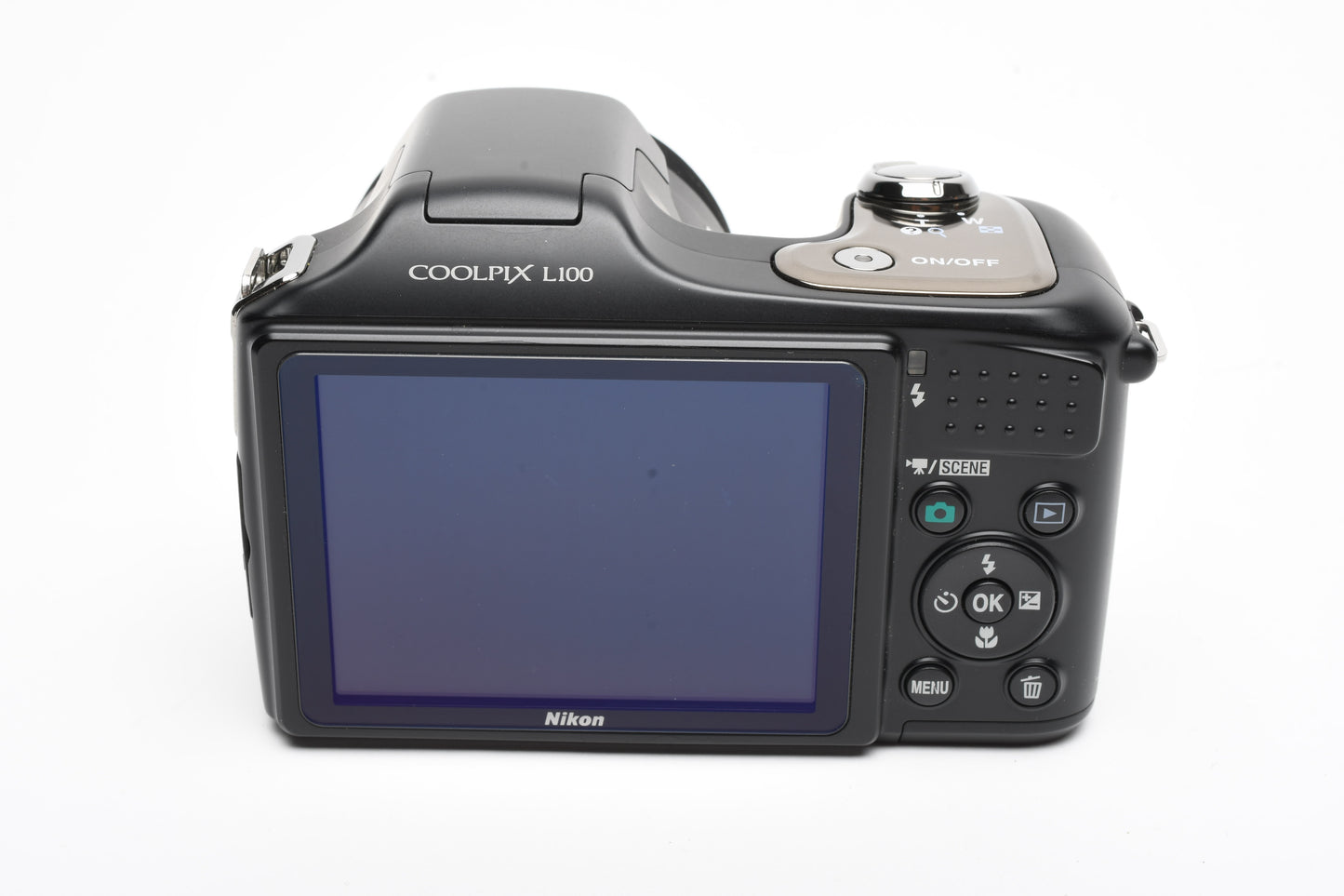 Nikon Coolpix L100 10MP Digital Point&Shoot camera, tripod, case, strap, clean!