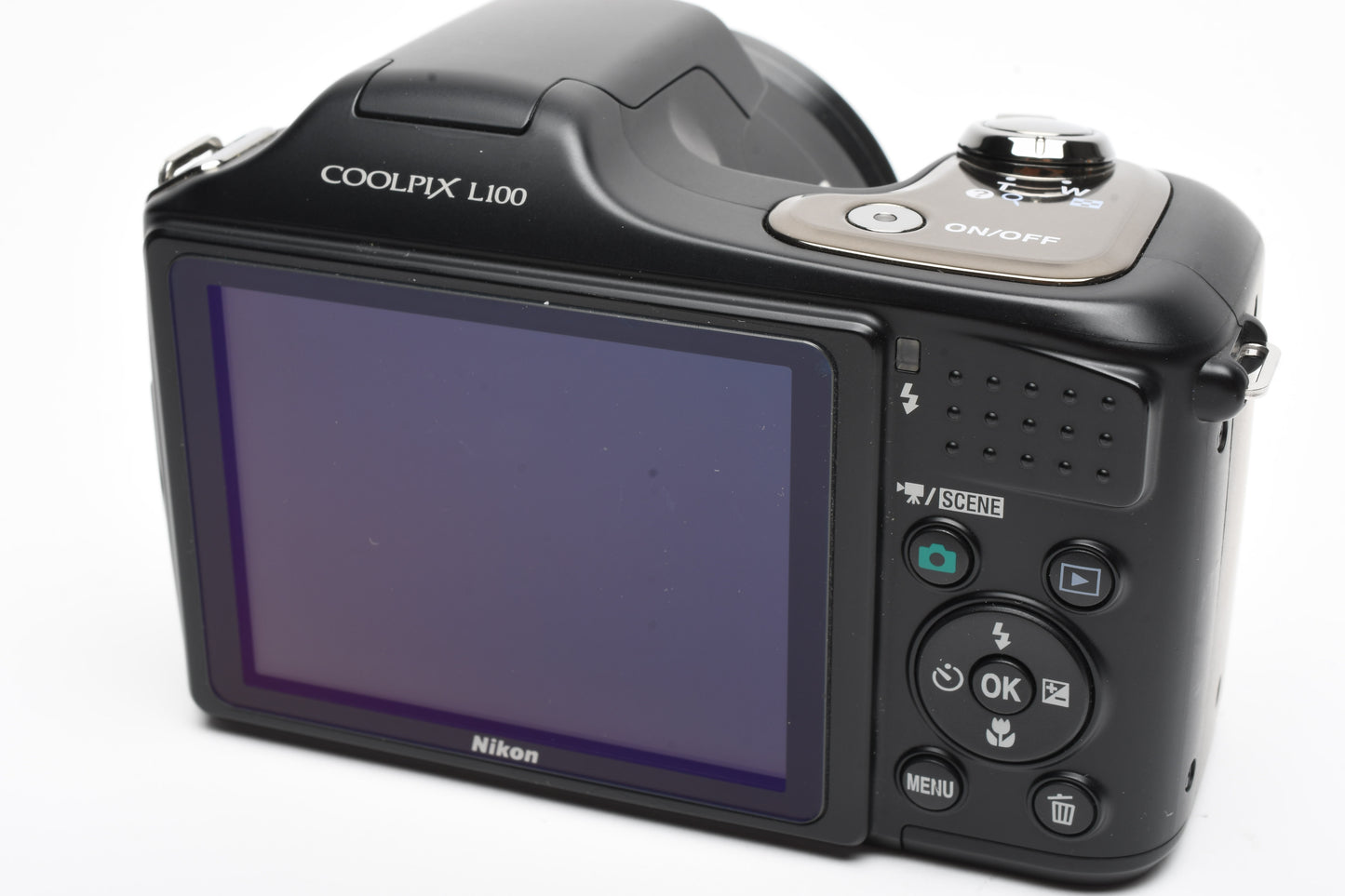 Nikon Coolpix L100 10MP Digital Point&Shoot camera, tripod, case, strap, clean!