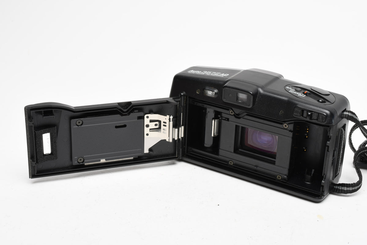 Chinon Auto 357Z AD 35-70mm 35mm Point&Shoot camera w/Date Back, Tested