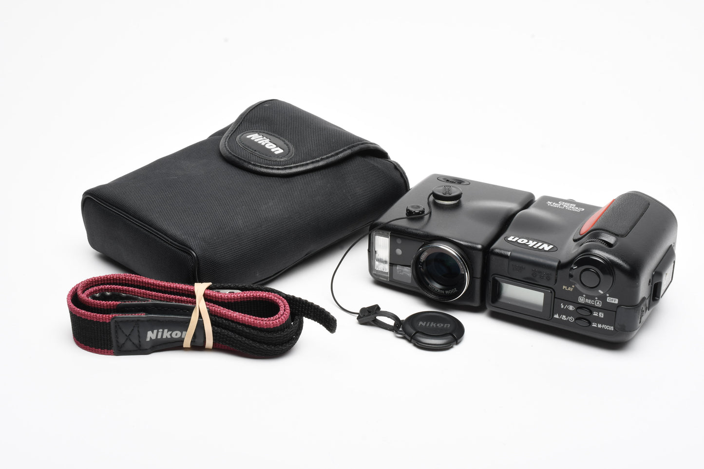 Nikon Coolpix 950 Digital Point&Shoot 3.2MP camera, case, 64MB CF