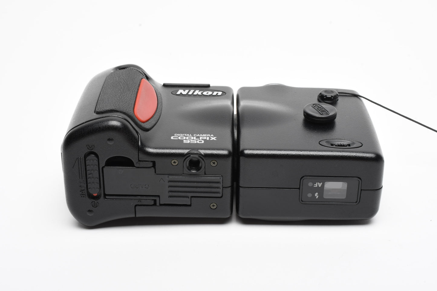 Nikon Coolpix 950 Digital Point&Shoot 3.2MP camera, case, 64MB CF