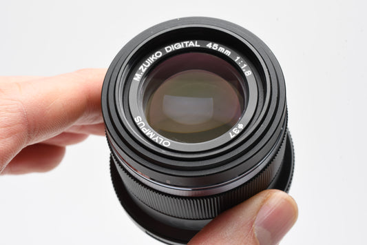 Olympus M. Zuiko Digital 45mm f1.8 MSC Micro 4/3 lens, Mint- (Black)