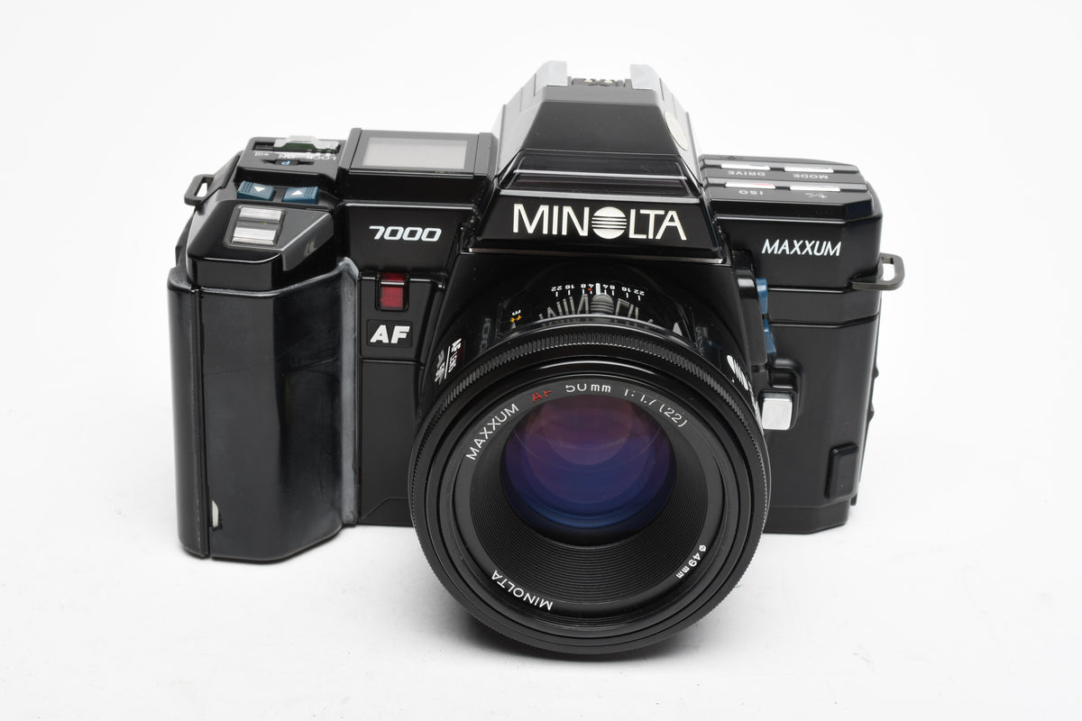Minolta Maxxum 7000 35mm SLR w/50mm f1.7, Pola+Strap, Great!