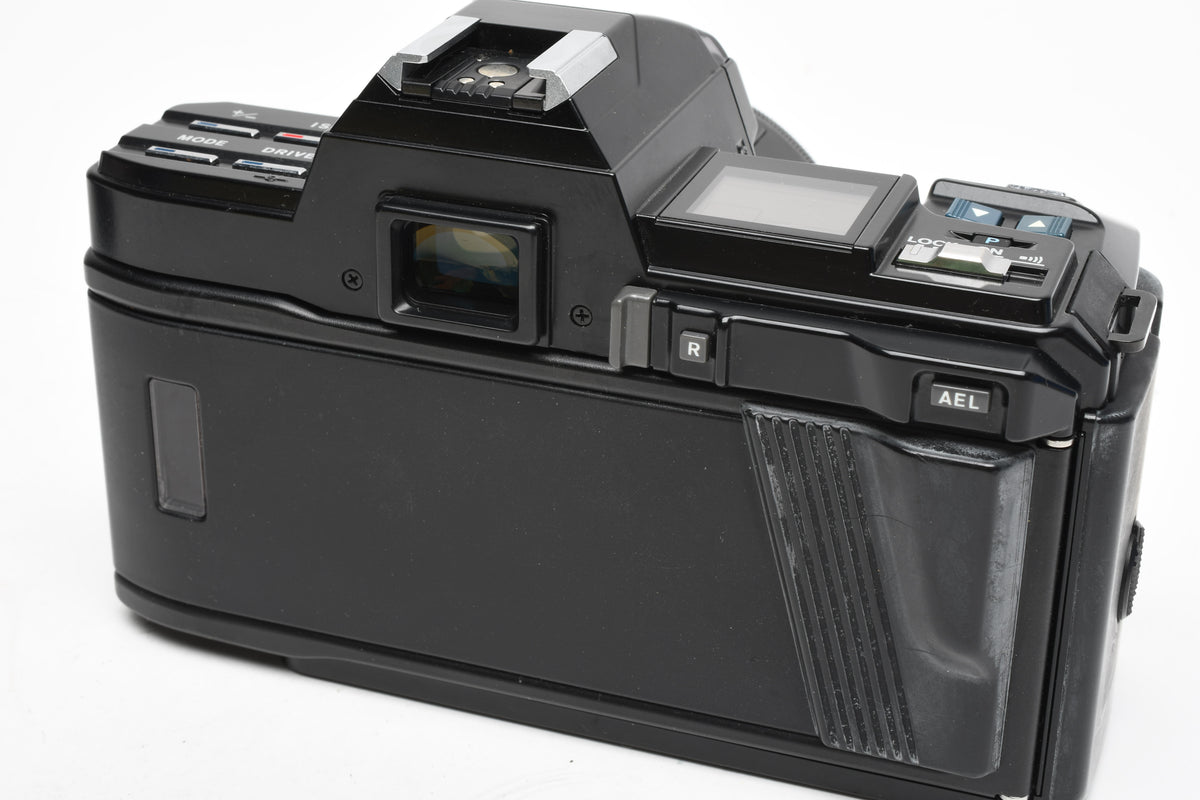 Minolta Maxxum 7000 35mm SLR w/50mm f1.7, Pola+Strap, Great!