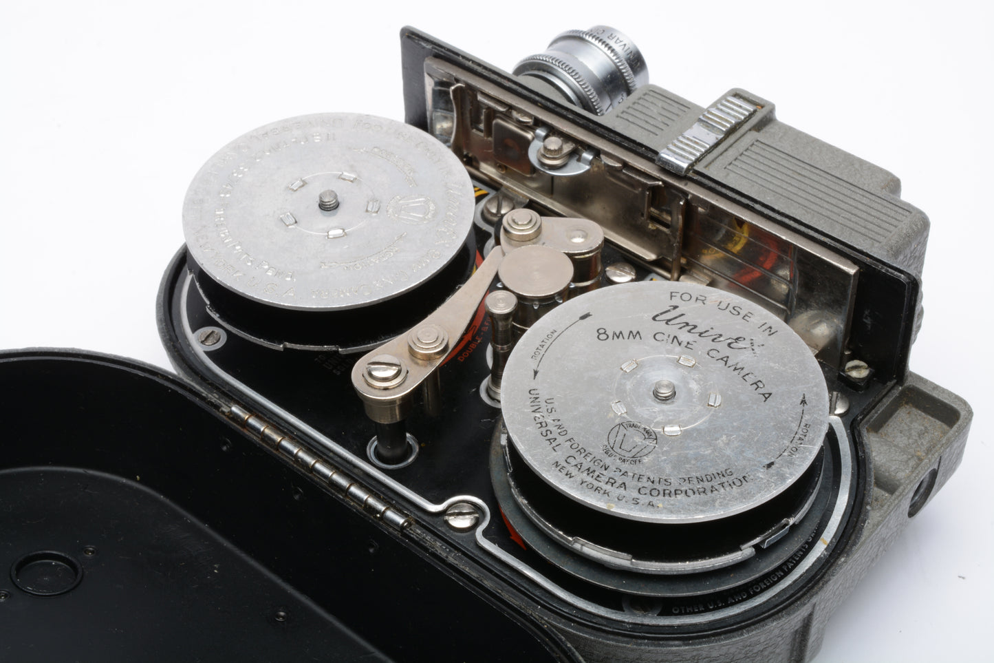 Vintage Universal Camera Cinemaster II G8 cine camera w/1/2" lens, works!  box + manual