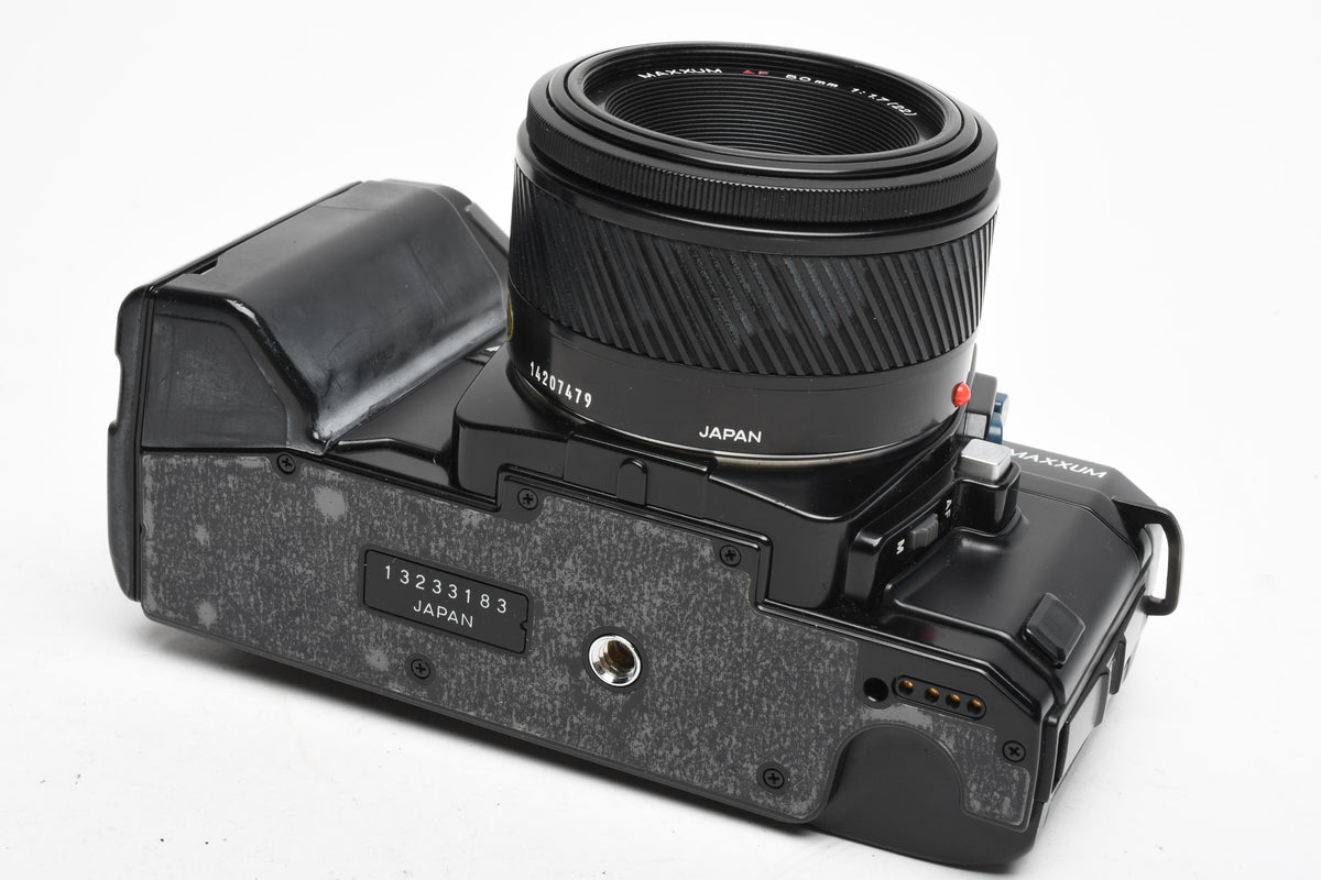 Minolta Maxxum 7000 35mm SLR w/50mm f1.7, Pola+Strap, Great!