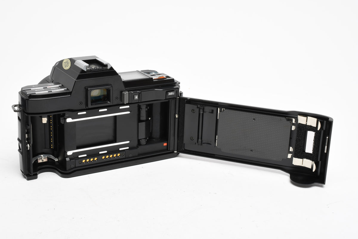 Minolta Maxxum 7000 35mm SLR w/50mm f1.7, Pola+Strap, Great!