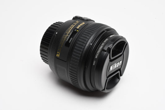 Nikon AF Nikkor 50mm f1.4G prime lens, nice prime lens w/caps+UV