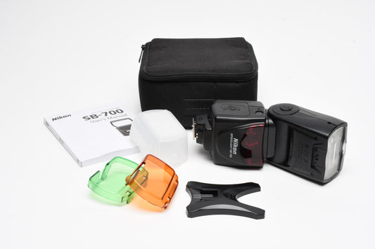 Nikon SB-700 Speedlight flash, filters, case, manual, stand, diffuser, Mint-