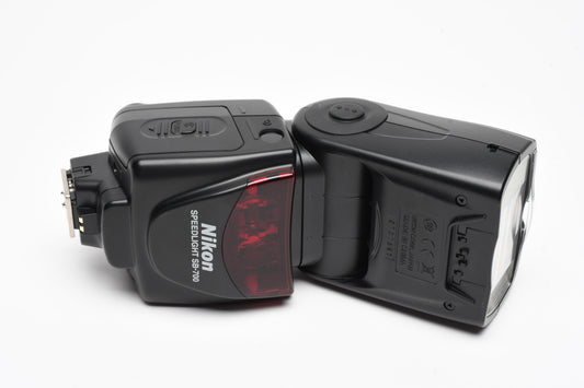 Nikon SB-700 Speedlight flash, filters, case, manual, stand, diffuser, Mint-