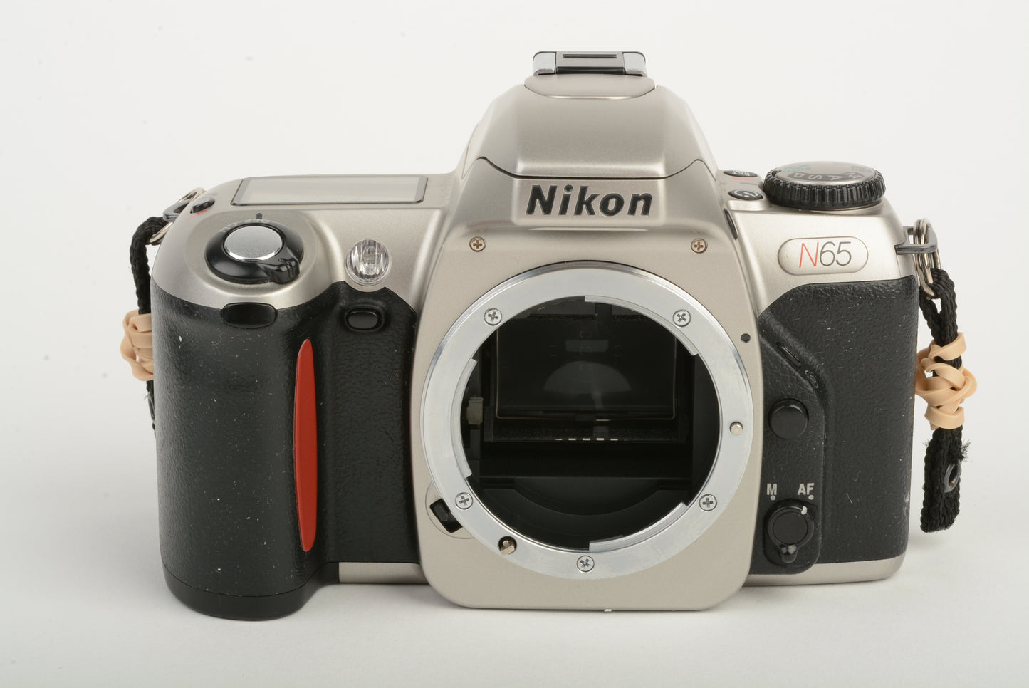 Nikon N65 35mm SLR Body, cap, strap, tested, works great! + Strap