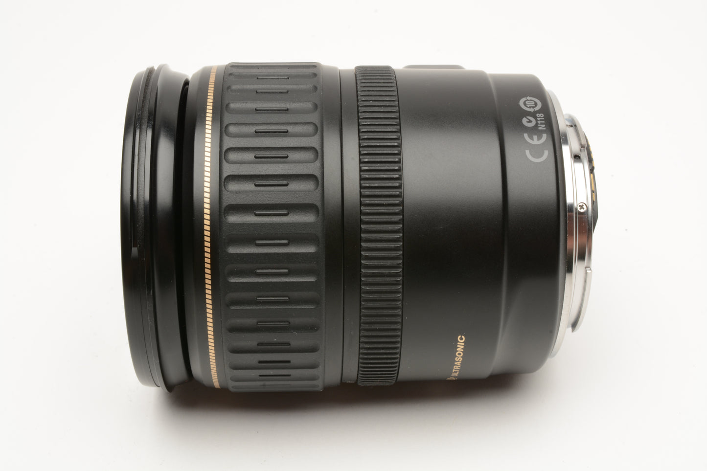 Canon EF 28-135mm f3.5-5.6 IS USM zoom lens, caps + UV filter, Versatile