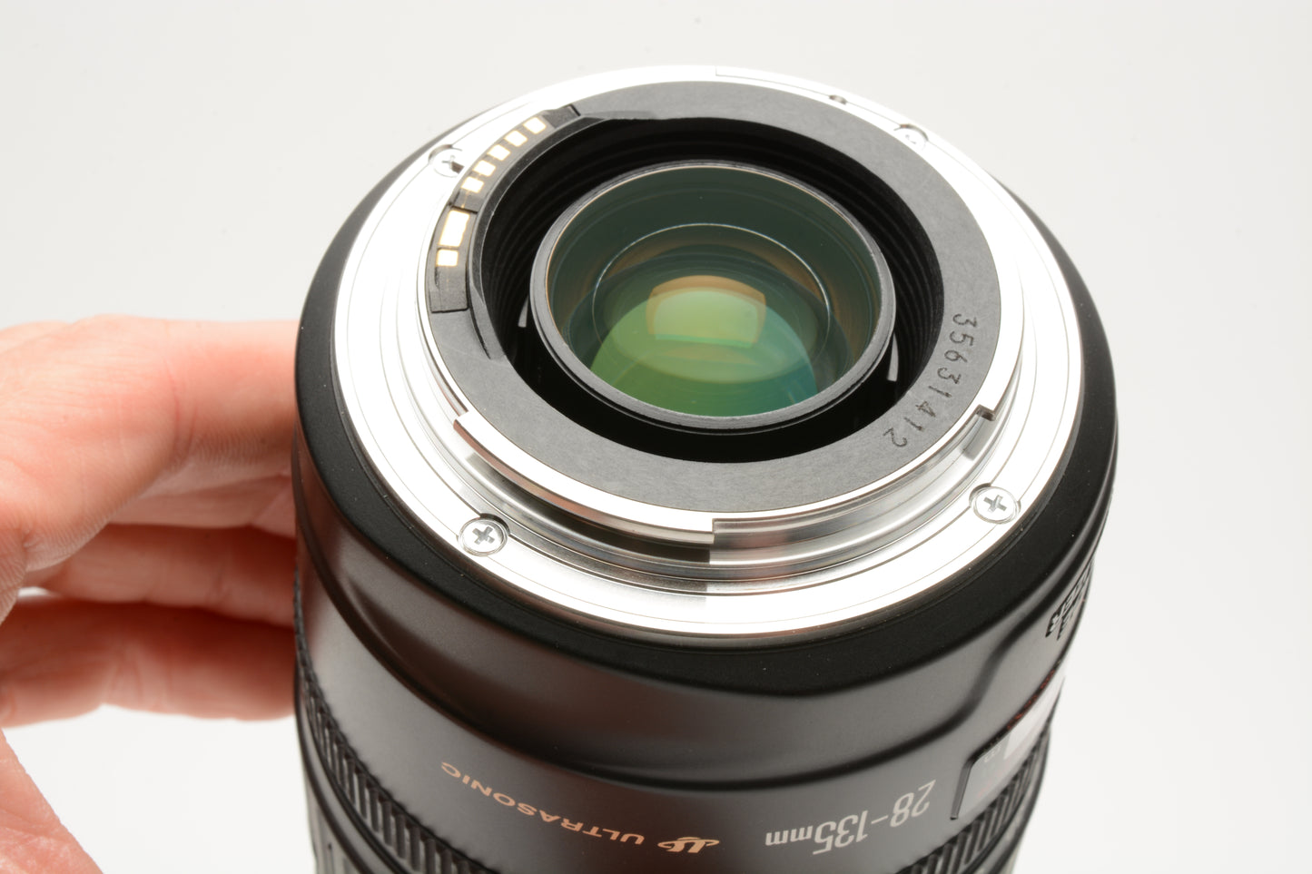 Canon EF 28-135mm f3.5-5.6 IS USM zoom lens, caps + UV filter, Versatile