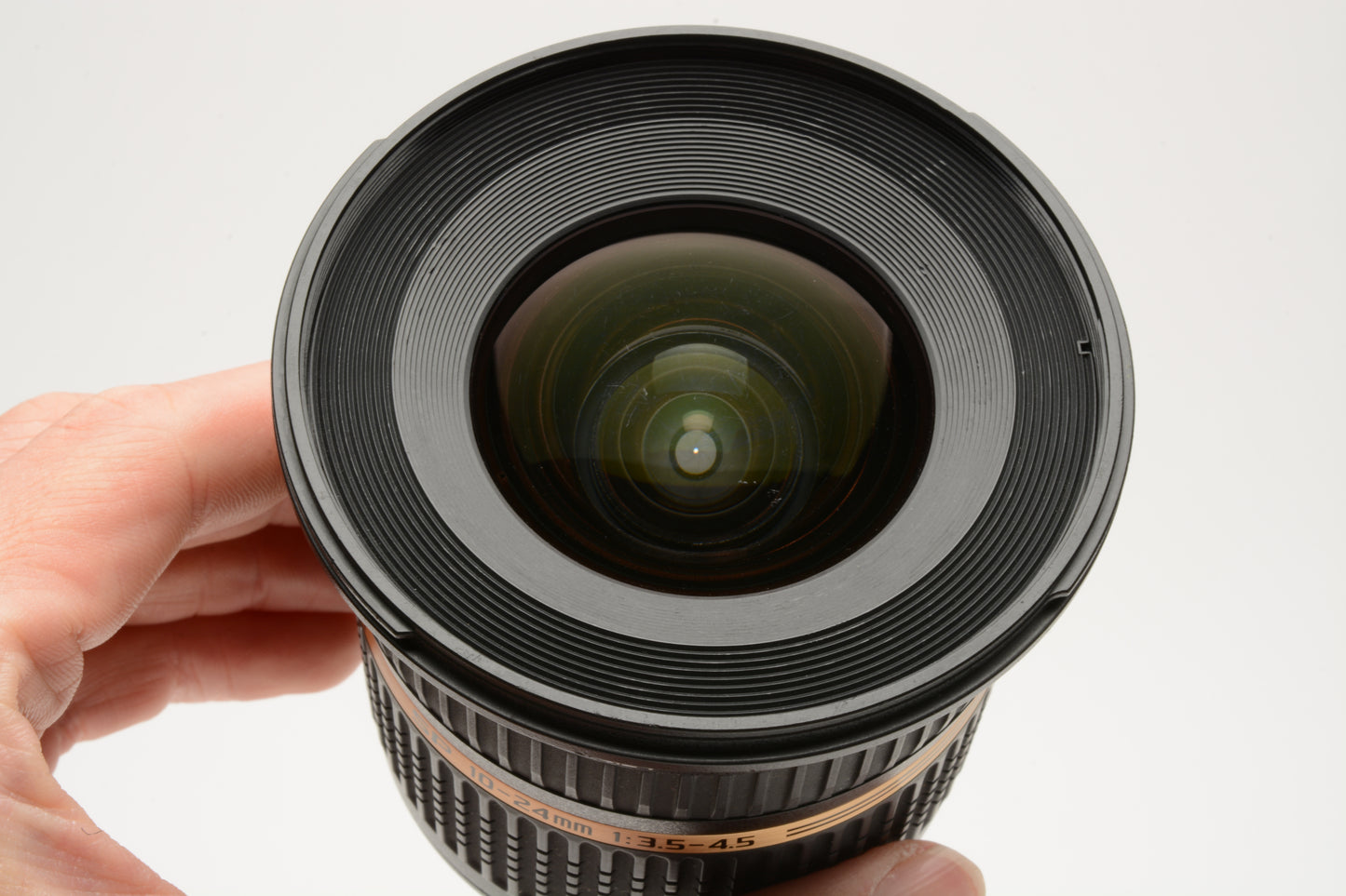 Tamron SP 10-24mm f3.5-4.5 Di II wide zoom for Nikon AF, caps