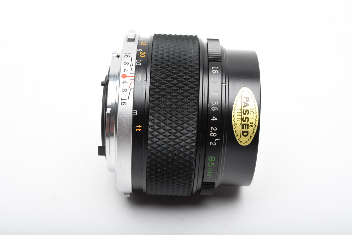 Olympus OM Zuiko 85mm f2 Prime w/Case, Hood, Caps, Mint-, Very sharp!