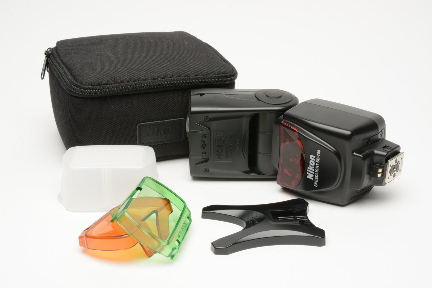 Nikon SB-700 Speedlight flash, Mint-, filters, stand, diffuser, Great!