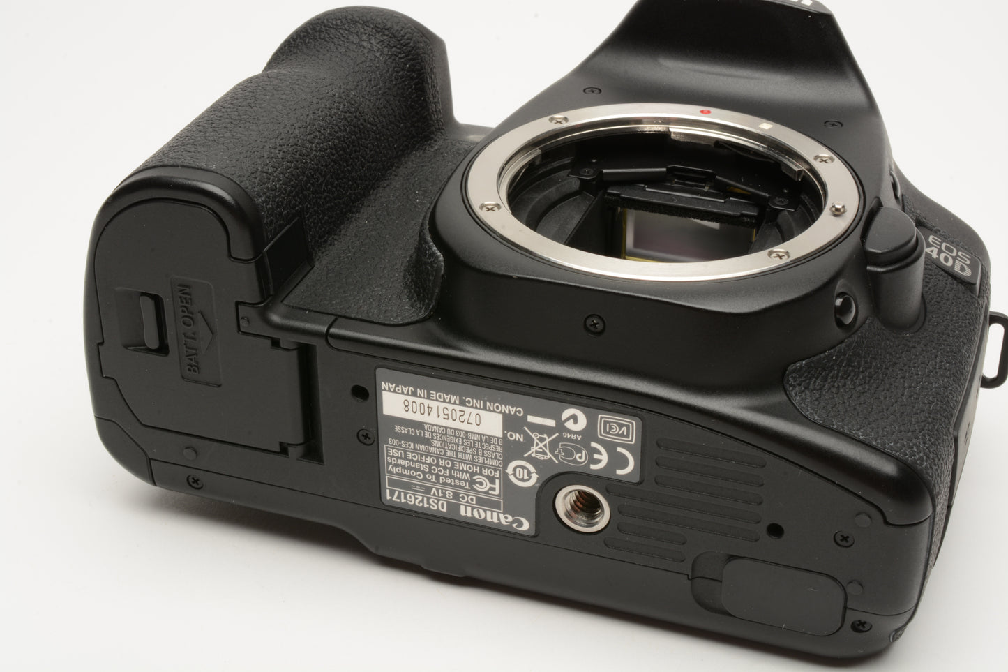 Canon EOS 40D DSLR Body, 2X batts, charger, strap, Only 8267 Acts, Clean