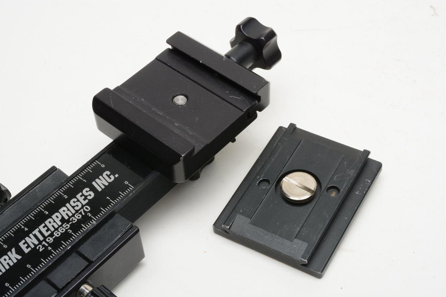 Kirk FR-1 Macro Focusing Rail w/Arca-Type Quick Release plate, Smooth, nice!