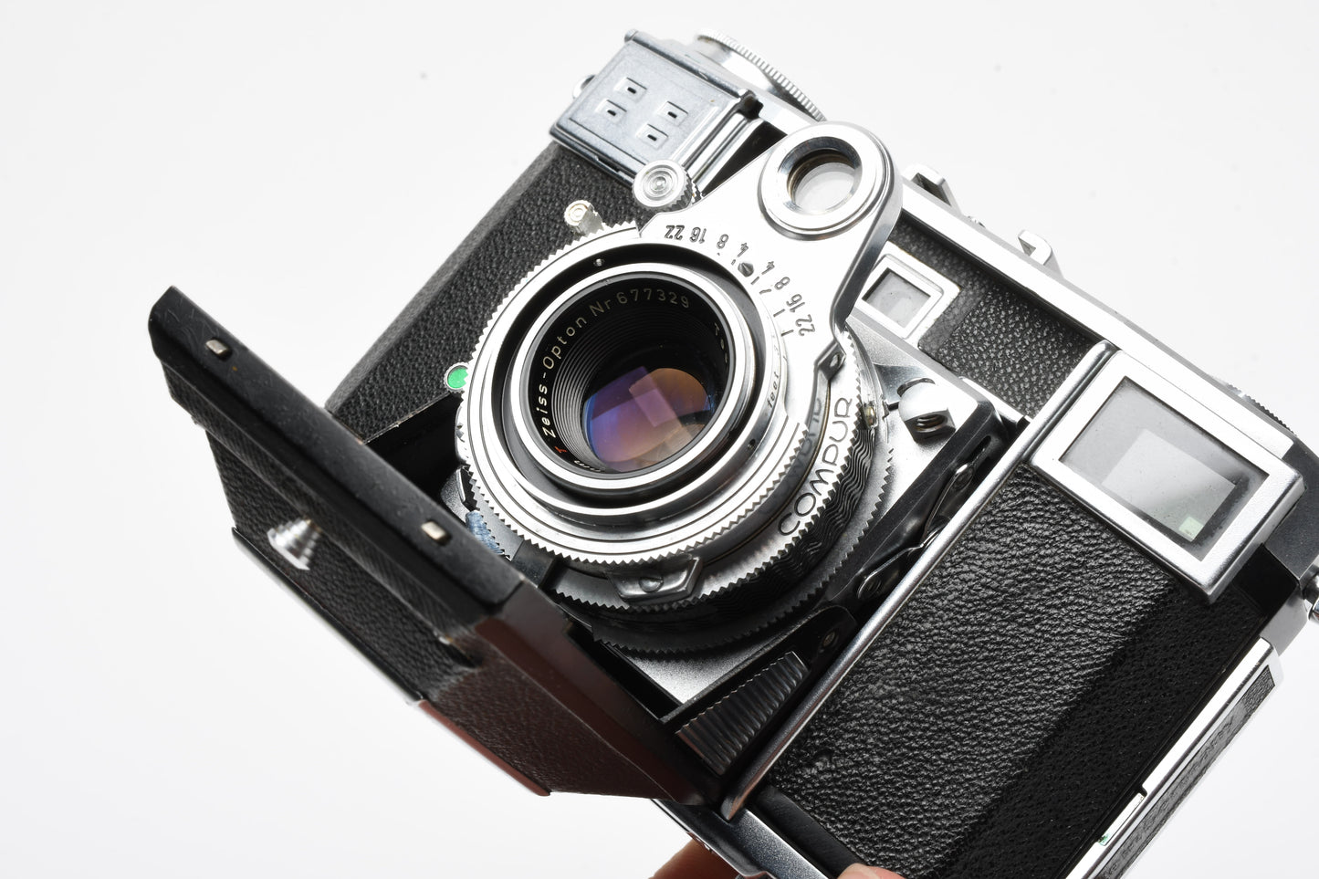 Zeiss Ikon Contessa Rangefinder w/45mm f2.8 lens, vintage camera, Works, nice collector
