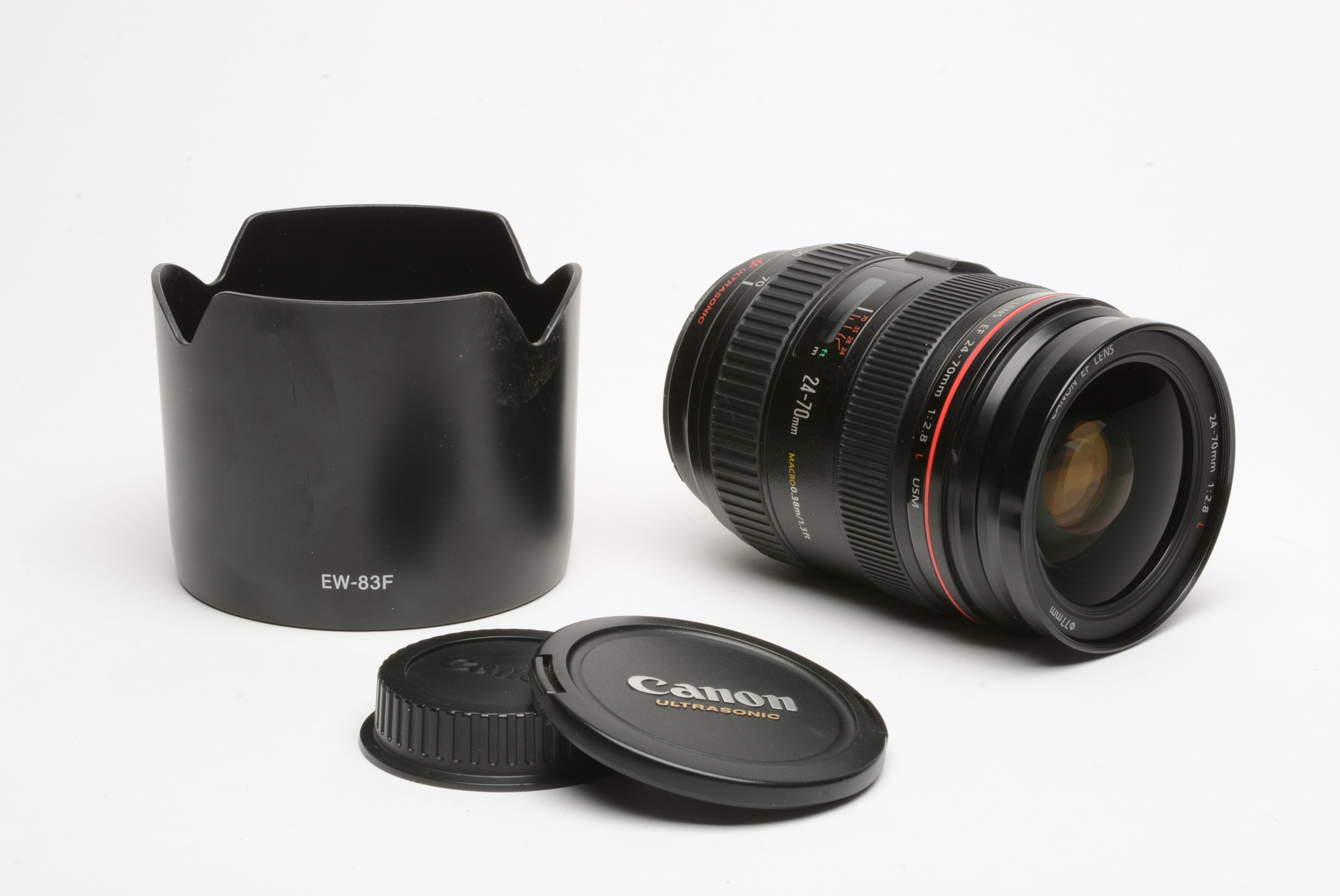 Canon EF 24-70mm f2.8L USM zoom lens, hood, caps, very sharp, Nice
