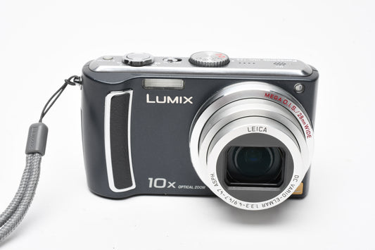 Panasonic Lumix DMC-TZ4 8.1MP Digital Point&Shoot bundle, 2batts, SD card