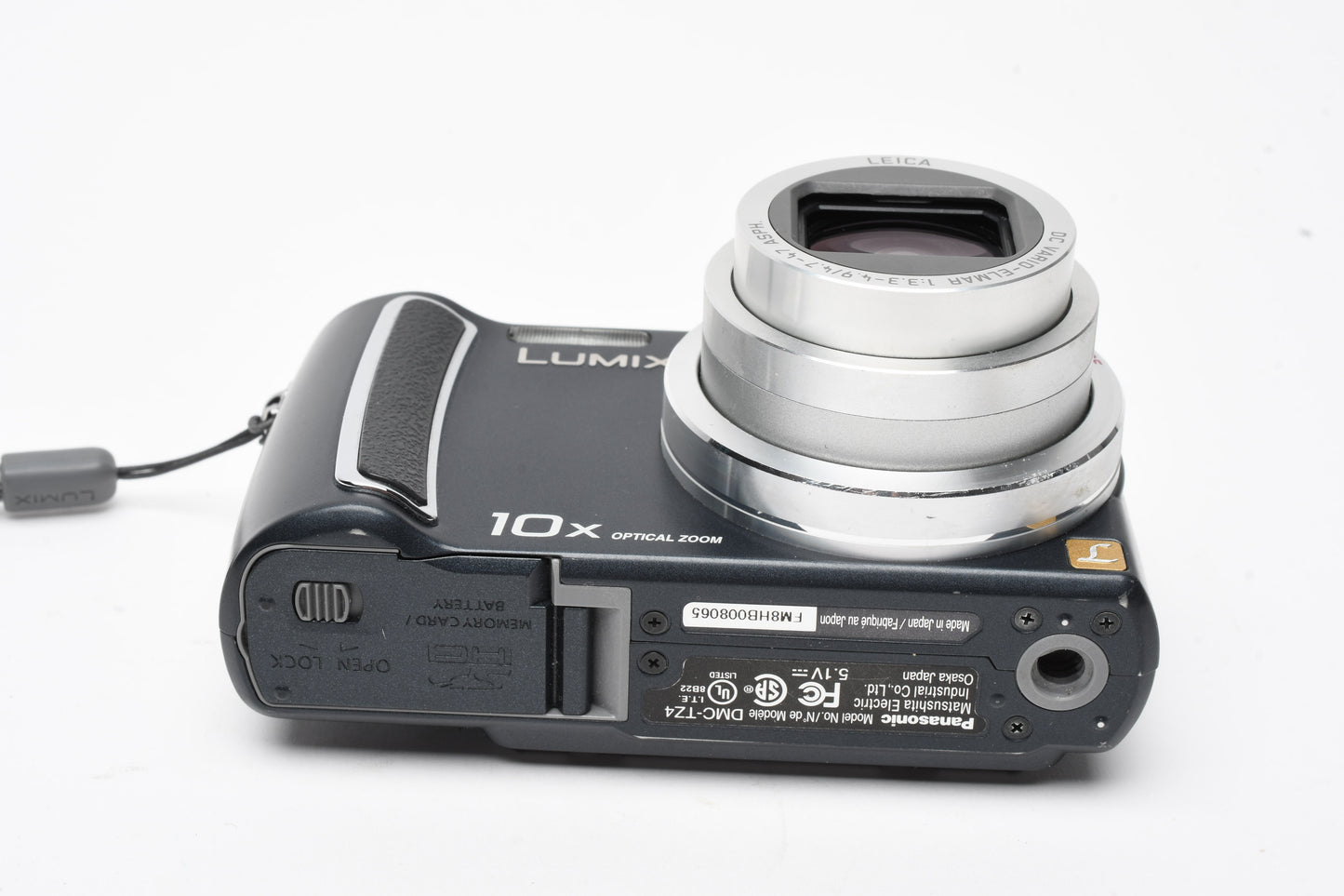 Panasonic Lumix DMC-TZ4 8.1MP Digital Point&Shoot bundle, 2batts, SD card