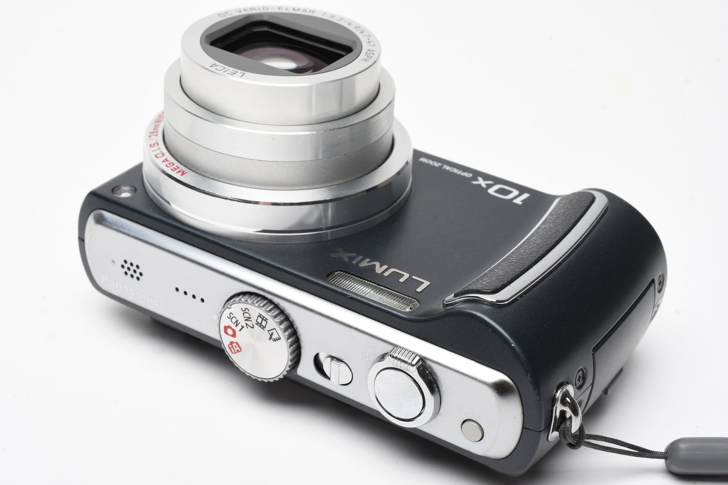 Panasonic Lumix DMC-TZ4 8.1MP Digital Point&Shoot bundle, 2batts, SD card