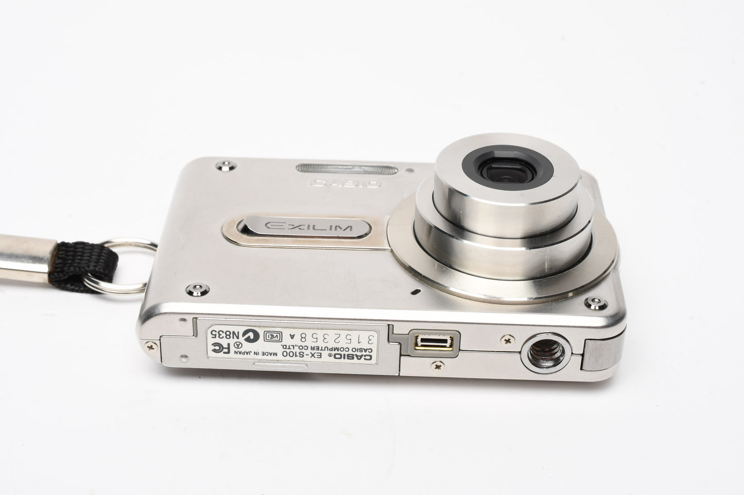 Casio Exilim EX-S100 3.2MP Digital Point&Shoot, Cradle, case, Tested