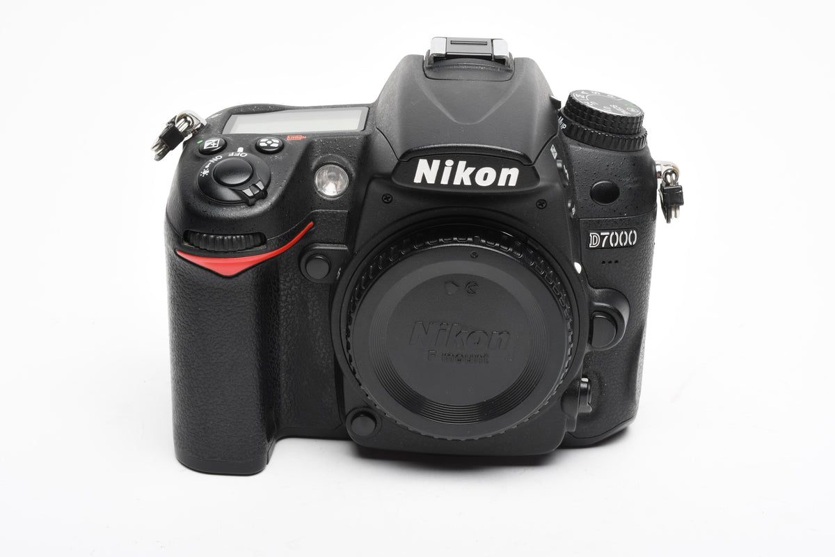 Nikon D7000 16.2MP DSLR, batt, charger, Only 7356 Acts! Very clean, light use