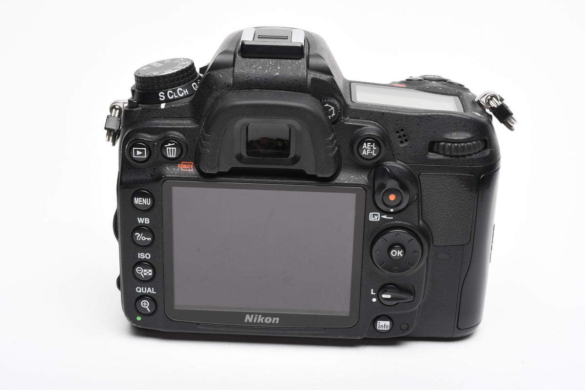 Nikon D7000 16.2MP DSLR, batt, charger, Only 7356 Acts! Very clean, light use