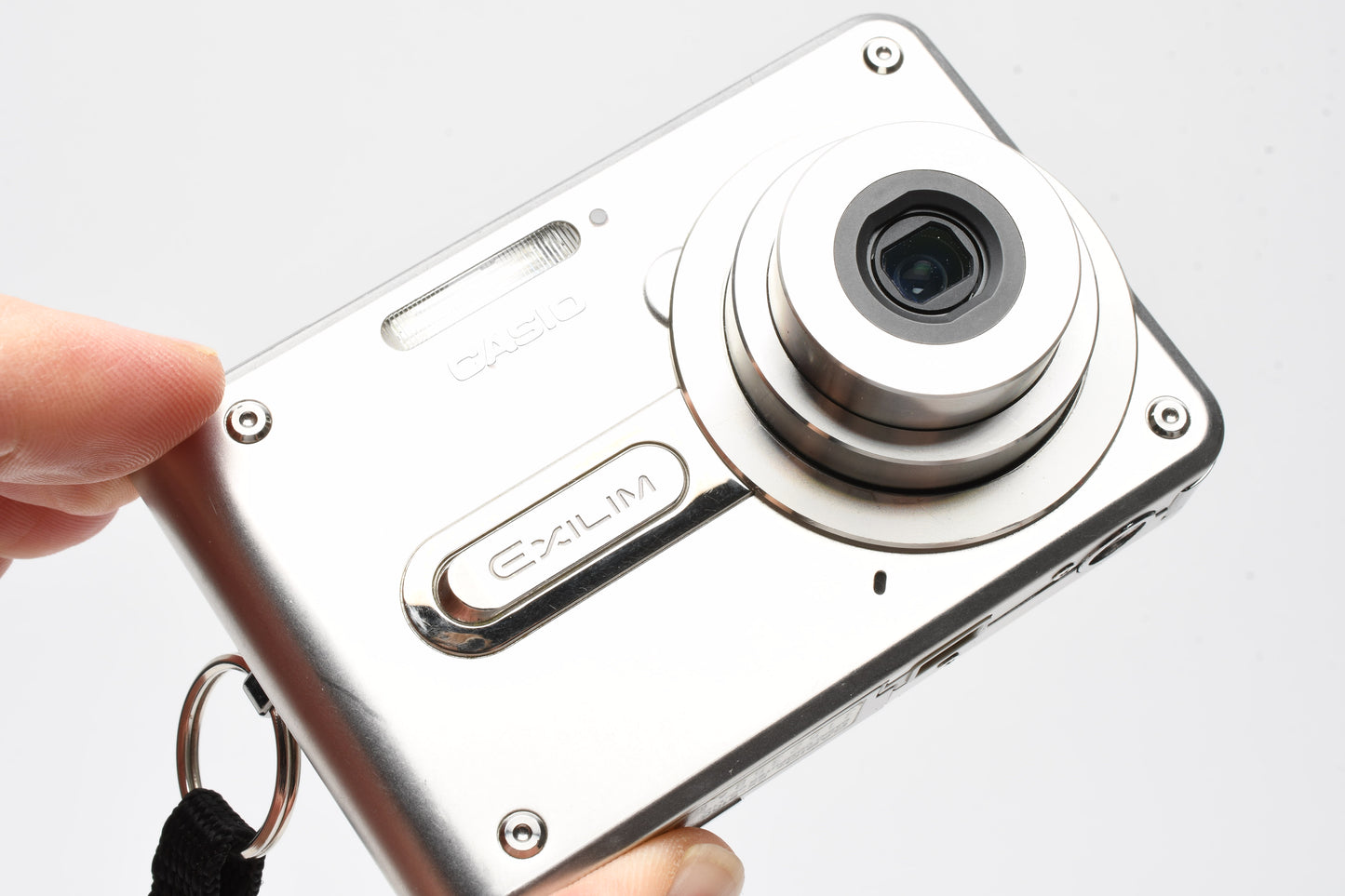 Casio Exilim EX-S100 3.2MP Digital Point&Shoot, Cradle, case, Tested