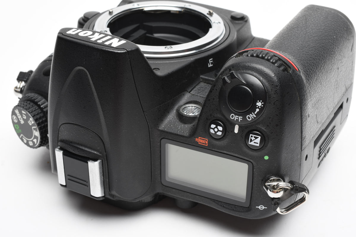 Nikon D7000 16.2MP DSLR, batt, charger, Only 7356 Acts! Very clean, light use