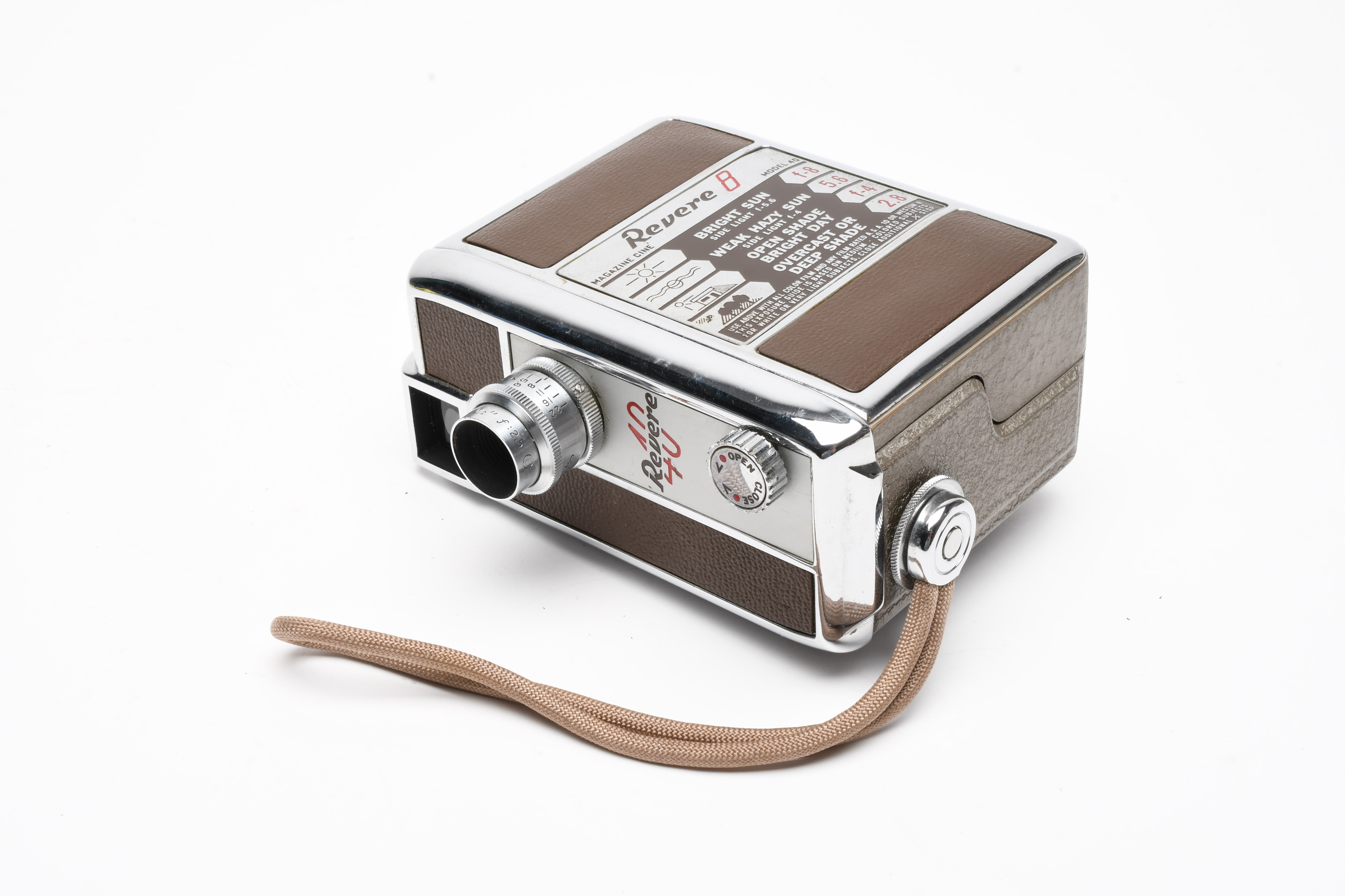 Revere 8 Model 40 Vintage 8mm Movie camera w/Elgeet 1/2