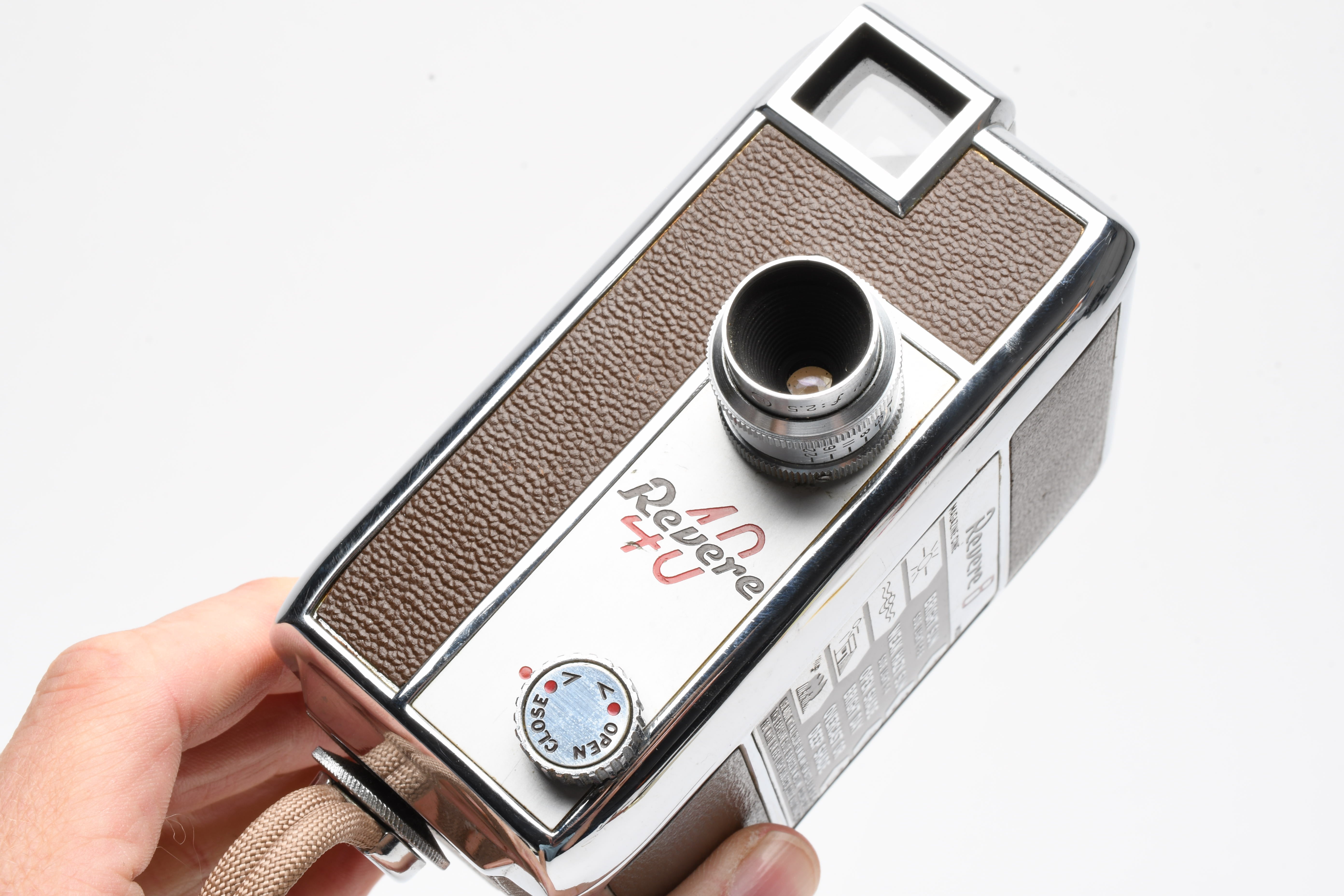 Revere 8 Model 40 Vintage 8mm Movie camera w/Elgeet 1/2