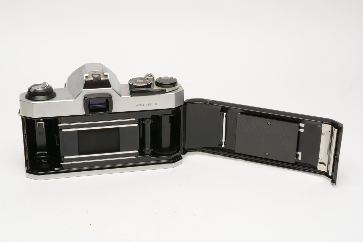 Pentax K1000 35mm SLR w/50mm f2 lens, New seals, strap, Good, Clean