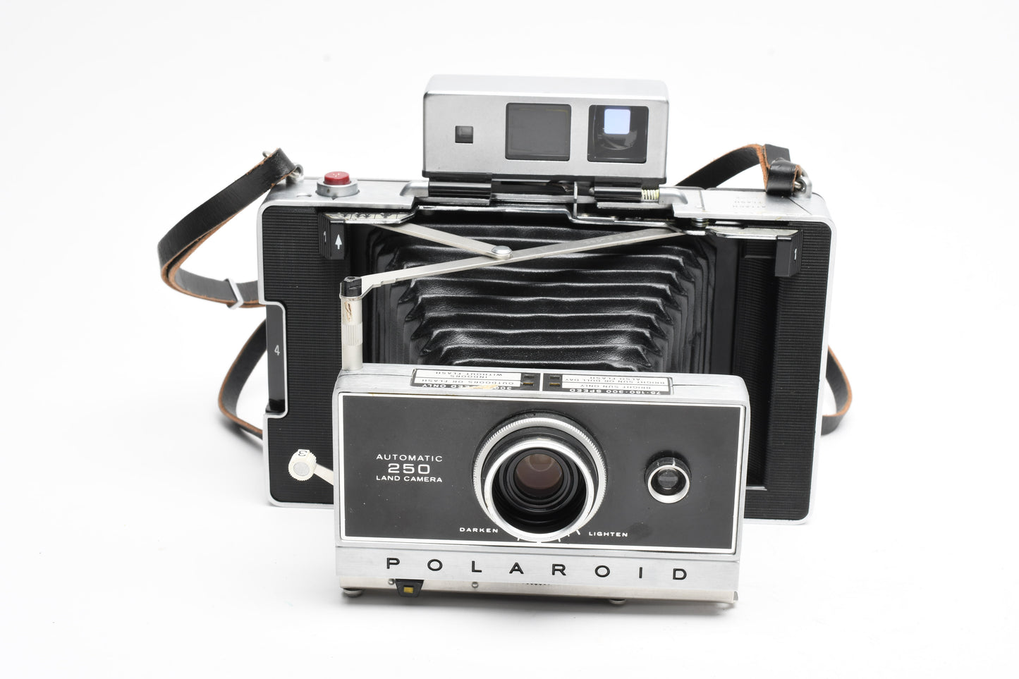 Polaroid Land 250 Instant camera w/fitted case and flash reflector, Clean
