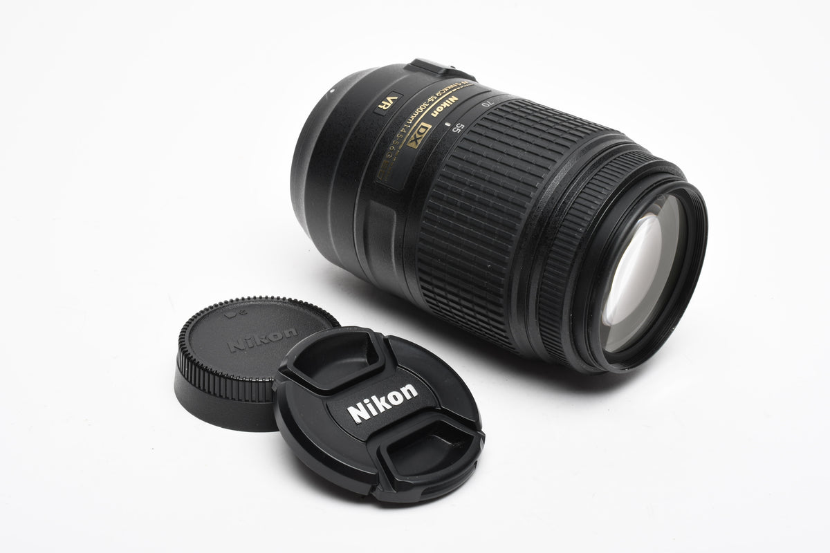 Nikon AF-S Nikkor 55-300mm f4.5-5.6G ED VR zoom lens, Caps, Mint-
