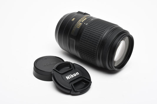 Nikon AF-S Nikkor 55-300mm f4.5-5.6G ED VR zoom lens, Caps, Mint-