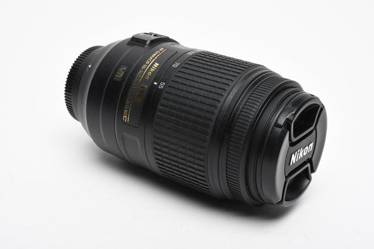 Nikon AF-S Nikkor 55-300mm f4.5-5.6G ED VR zoom lens, Caps, Mint-