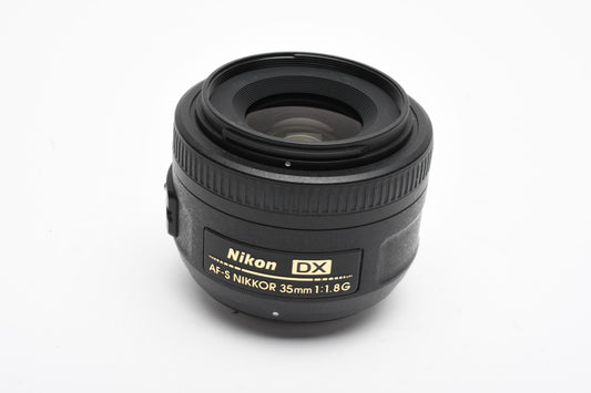 Nikon AF-S Nikkor 35mm f1.8G DX lens, caps, Great! Mint-