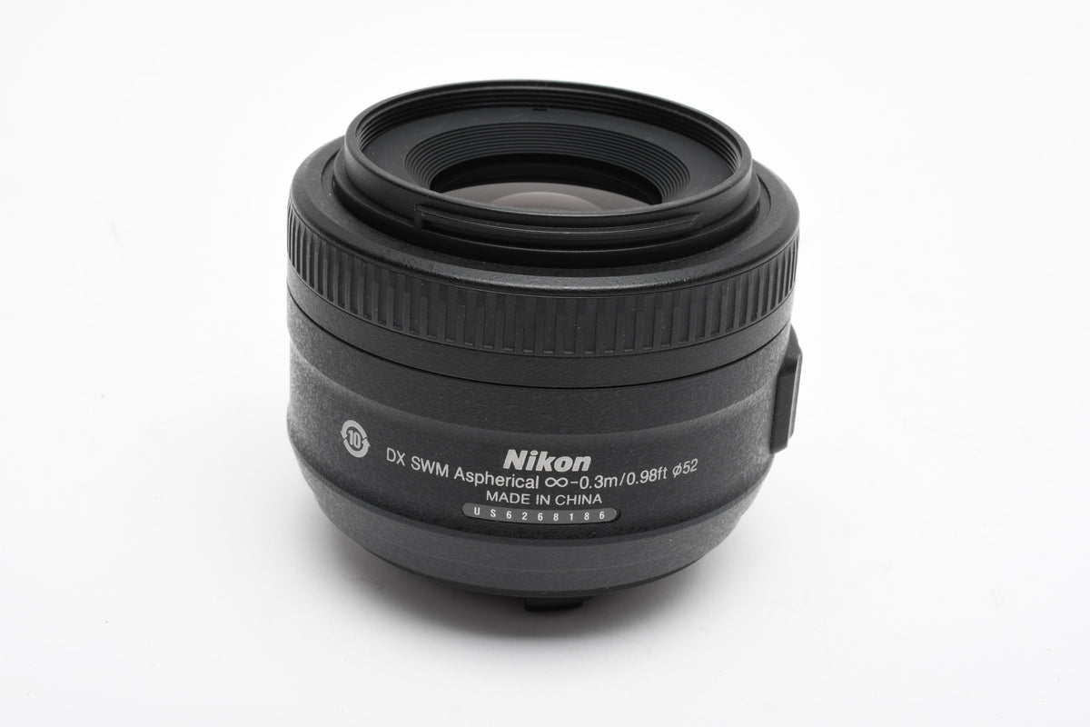 Nikon AF-S Nikkor 35mm f1.8G DX lens, caps, Great! Mint-