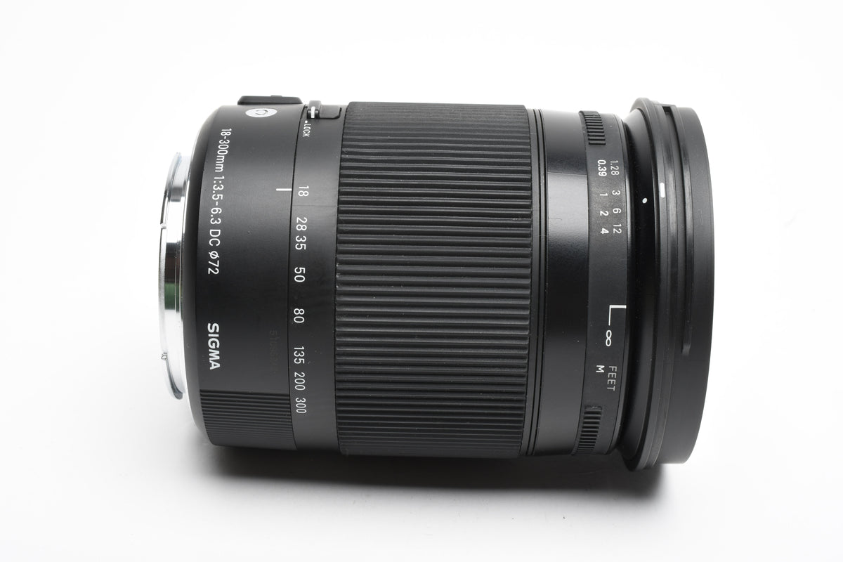 Sigma 18-300mm F3.5-6.3 DC Contemporary Canon EF Mount, Hood, UV filter, Great!