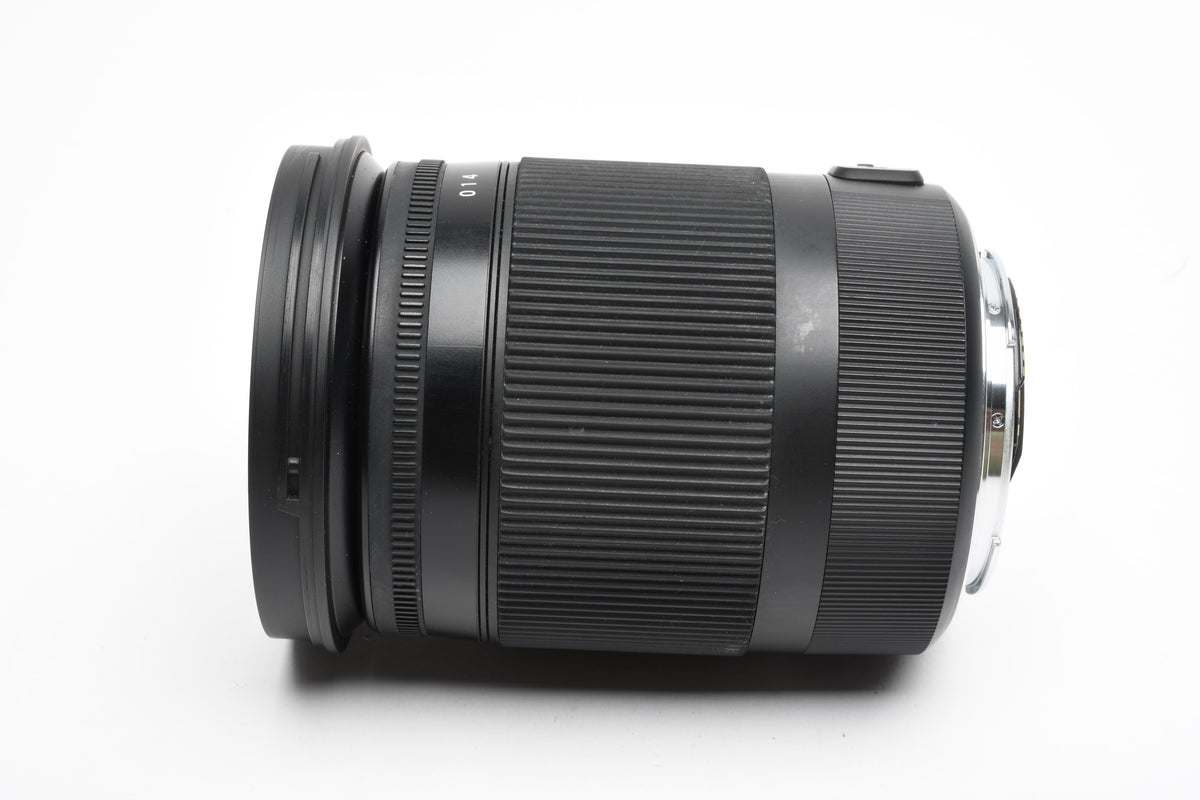 Sigma 18-300mm F3.5-6.3 DC Contemporary Canon EF Mount, Hood, UV filter, Great!