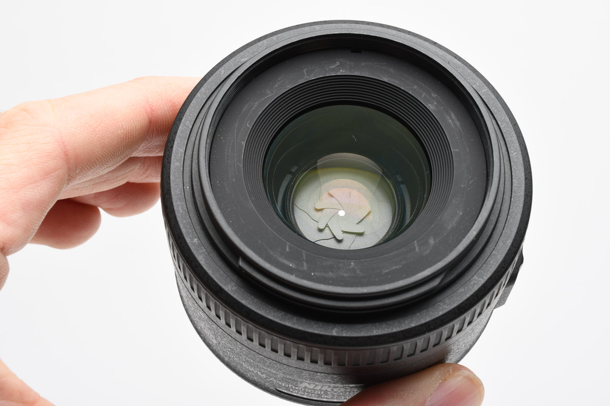 Nikon AF-S Nikkor 35mm f1.8G DX lens, caps, Great! Mint-