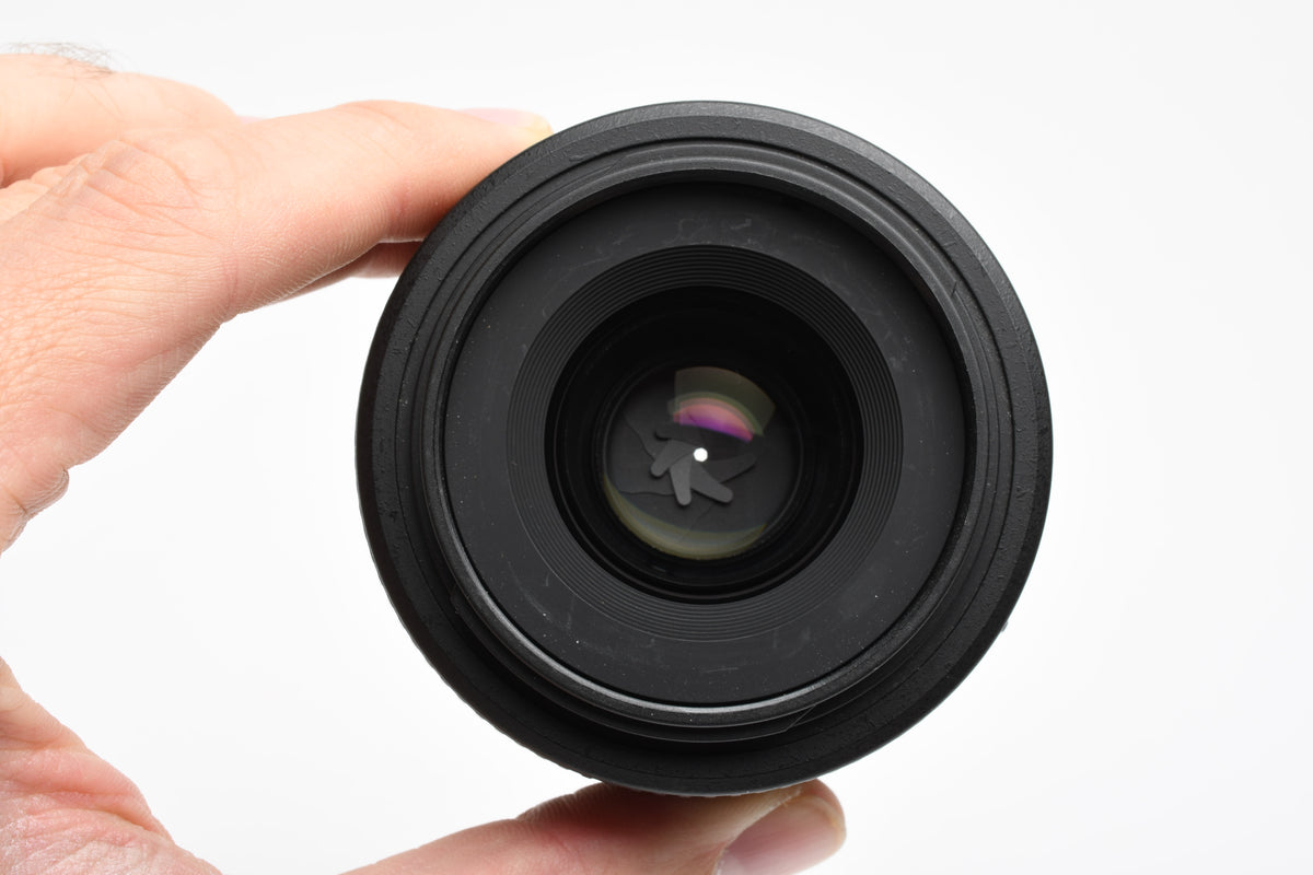 Nikon AF-S Nikkor 35mm f1.8G DX lens, caps, Great! Mint-