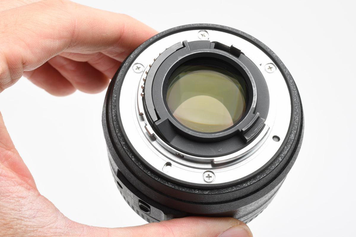 Nikon AF-S Nikkor 35mm f1.8G DX lens, caps, Great! Mint-