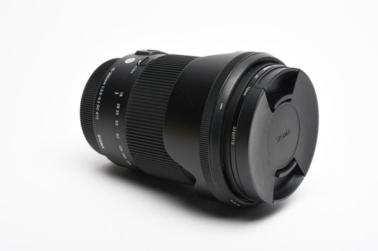 Sigma 18-300mm F3.5-6.3 DC Contemporary Canon EF Mount, Hood, UV filter, Great!