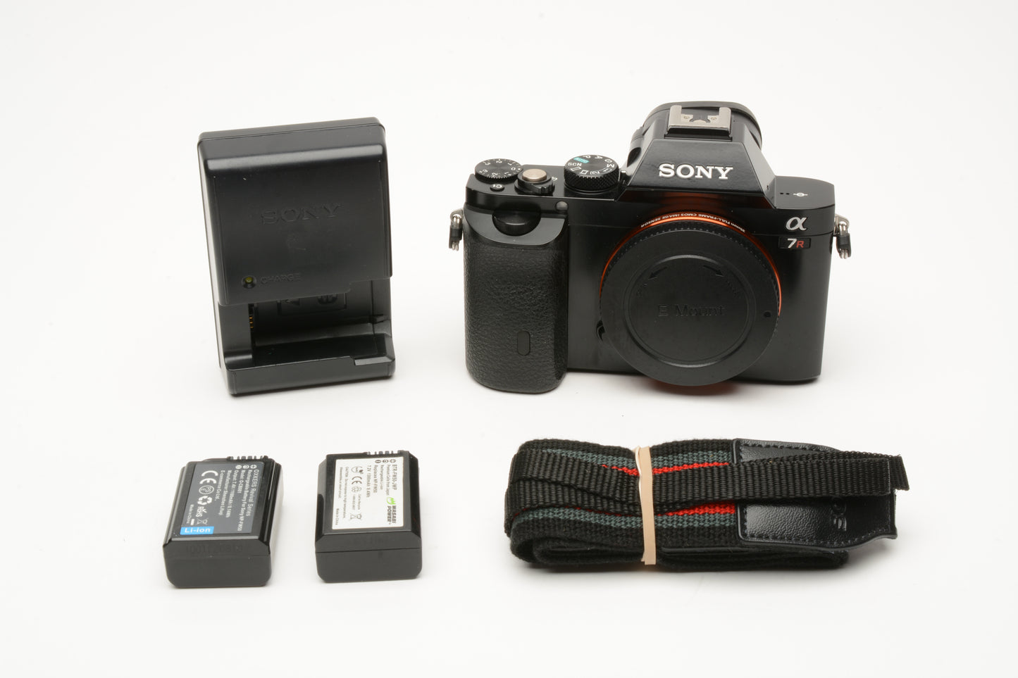 Sony A7R Mirrorless Body, 2batts, charger, Only 1765 Acts, Great!